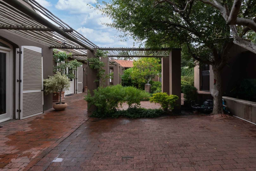 4 Bedroom Property for Sale in Oranjezicht Western Cape